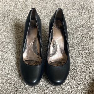 Sofft black heels slightly worn
